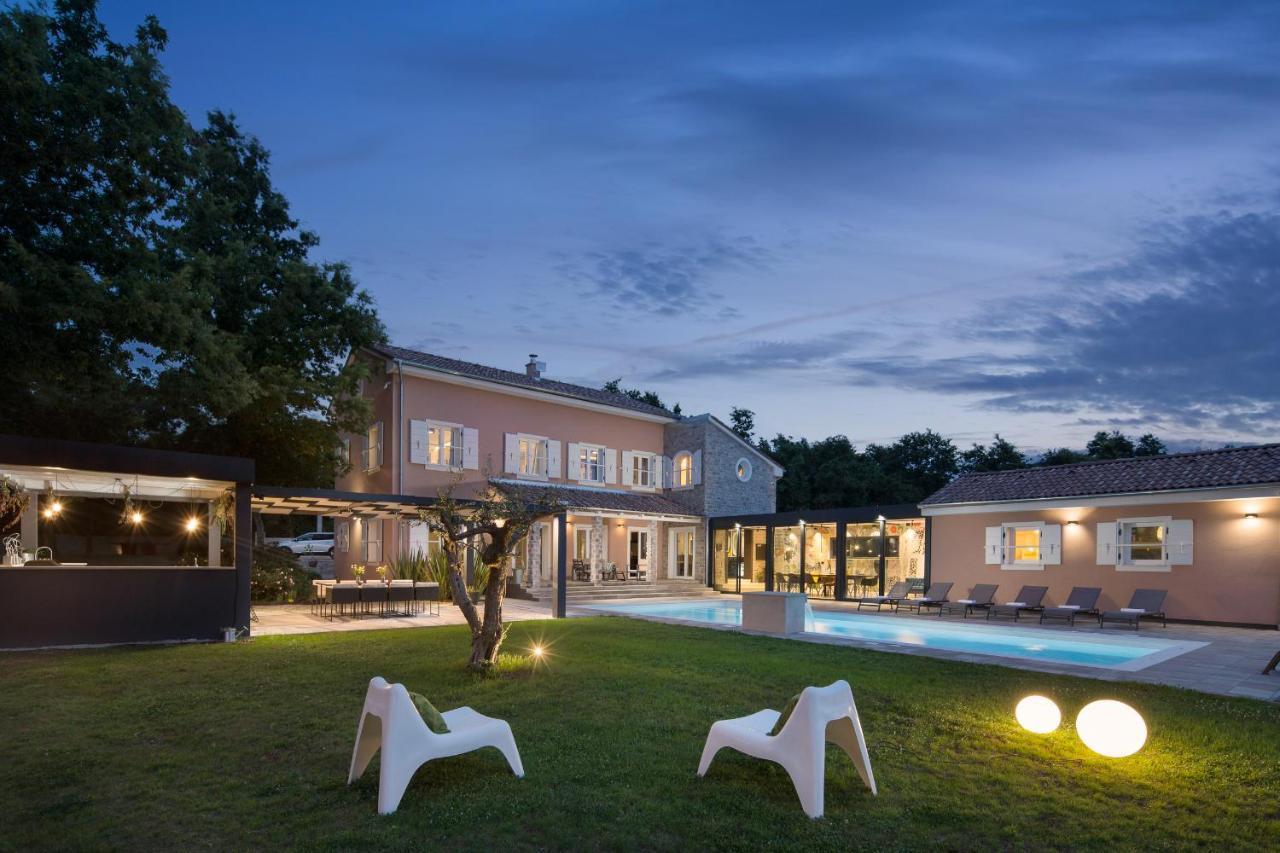Villa Green Frame Butkovici  Экстерьер фото